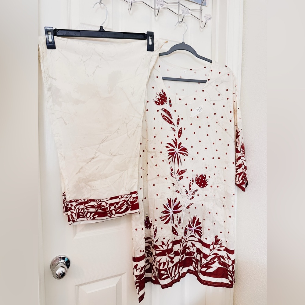 Cream & Burgundy Floral embelished  Kurta Set 2 pc